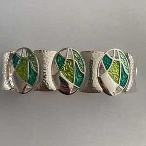 Stretchy silver and green shades bracelet